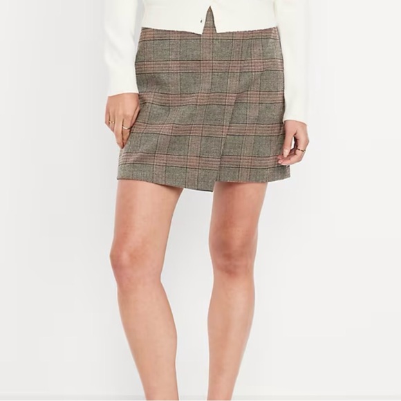 NWT Old Navy Gray Plaid High-Waisted Wrap-Front Mini Skirt - Picture 2 of 5